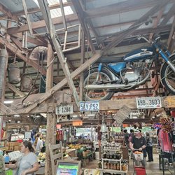 Efurd Orchards - The old school Decor is awesome it's like a trip back in time.