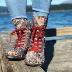 Shoefly Alaska - One-of-kind boutique brands can be found at Shoefly Alaska.