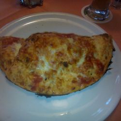 Abruzzo - Calzone alla Thorsten.. Extra mit Zwiebeln, Thunfisch und Oliven Lecker