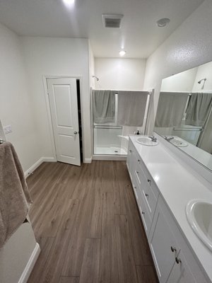 Laminate Flooring - Call for an estimate today-951-350-5802