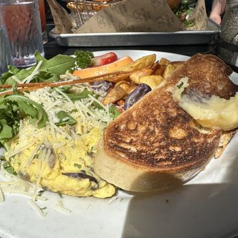Kitchen Story - Mushroom omelet with hollandaise - Breakfast & Brunch Near Me - San Francisco, California Kitchen Story - Mushroom omelet with hollandaise - Breakfast & Brunch Near Me - San Francisco, California