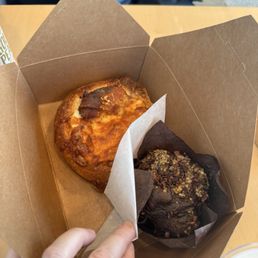 Bialy & chocolate muffin Bialy & chocolate muffin