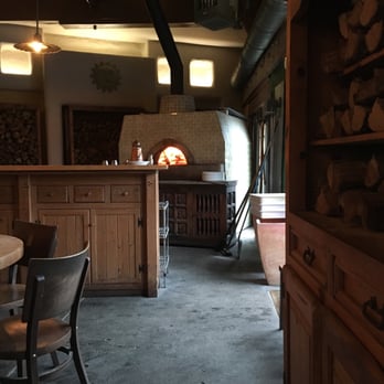 Cafe Reyes - Great food! Pizzas cooked in brick oven. Salads & apple pie, too. Organic & local ingredients. - Pizza Near Me - Point Reyes Station, California