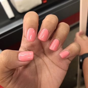 Omani  - Satisfyingly shiny and every millimeter of my nail is covered!! - Nail Salons Near Me - Chicago, Illinois