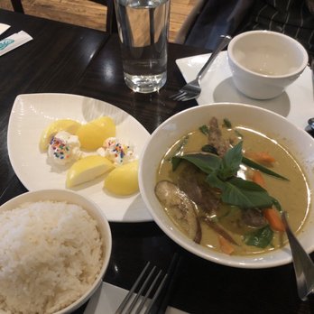 Williamsburg Thai Cuisine - Green Curry and Mango pancake - Thai Near Me - Brooklyn, New York