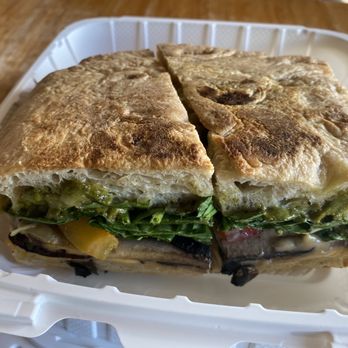 Juicy Brew - Portabello Mushoom Melt - Vegan Near Me - Honolulu, Hawaii Juicy Brew - Portabello Mushoom Melt - Vegan Near Me - Honolulu, Hawaii