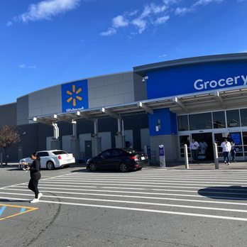 Walmart Supercenter - the entrance of a walmart store - Grocery Near Me - Lynchburg, Virginia Walmart Supercenter - the entrance of a walmart store - Grocery Near Me - Lynchburg, Virginia