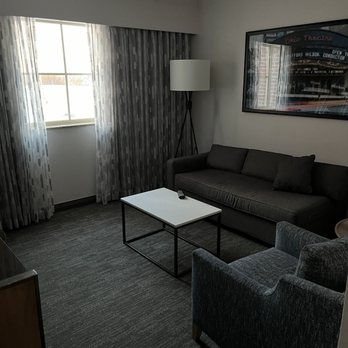 Hilton Columbus/Polaris - Sitting room - Hotels Near Me - Columbus, Ohio Hilton Columbus/Polaris - Sitting room - Hotels Near Me - Columbus, Ohio