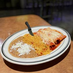 Cuatro Amigos Sports Grill & Bar - Enchilada plate