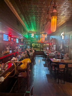Howard's Bar by null