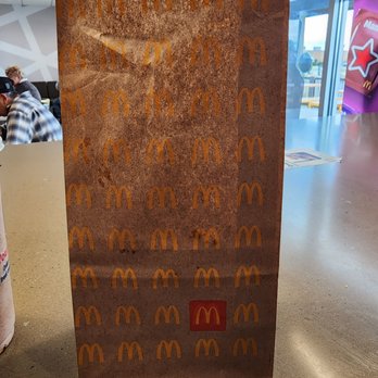 McDonald's - Burgers Near Me - Gilman, Illinois