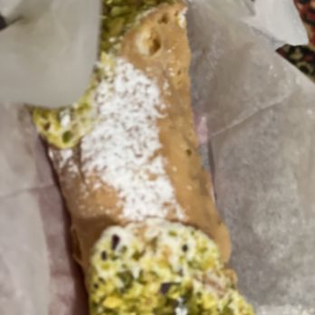 Mike's Pastry - Pistachio Cannoli - Bakeries Near Me - Boston, Massachusetts Mike's Pastry - Pistachio Cannoli - Bakeries Near Me - Boston, Massachusetts