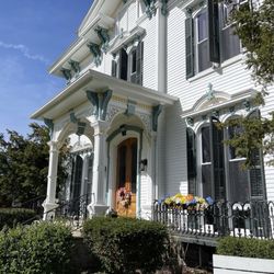Tillinghast manor Bed and Brunch