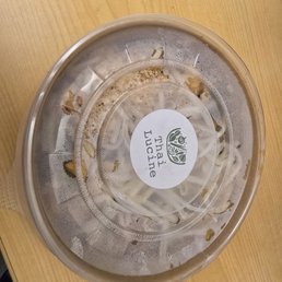 Pad Thai in to go container