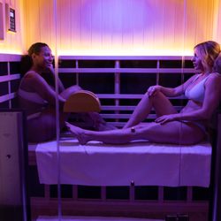om life Wellness Modern Recovery Spa - Infrared Sauna for Two