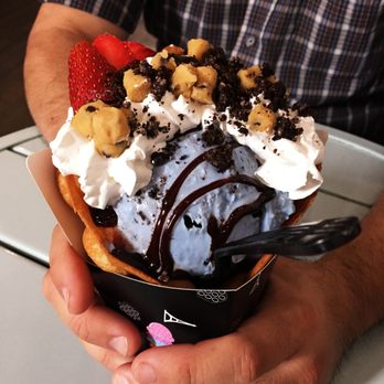 Eiffel Waffle - Biscuit Monstre "Cookie Monster" - Desserts Near Me - Chicago, Illinois Eiffel Waffle - Biscuit Monstre "Cookie Monster" - Desserts Near Me - Chicago, Illinois