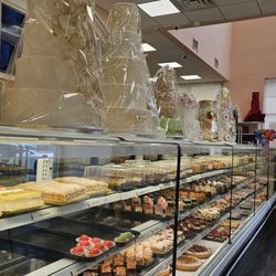 TeaPot Bakery & Cafe - Interior is so pretty