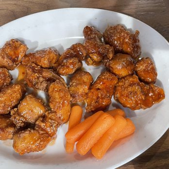Anchor Bar-Schertz - Honey Garlic Boneless Wings, Mango Habanero Boneless Wings, and Carrots - Bars Near Me - Schertz, Texas Anchor Bar-Schertz - Honey Garlic Boneless Wings, Mango Habanero Boneless Wings, and Carrots - Bars Near Me - Schertz, Texas