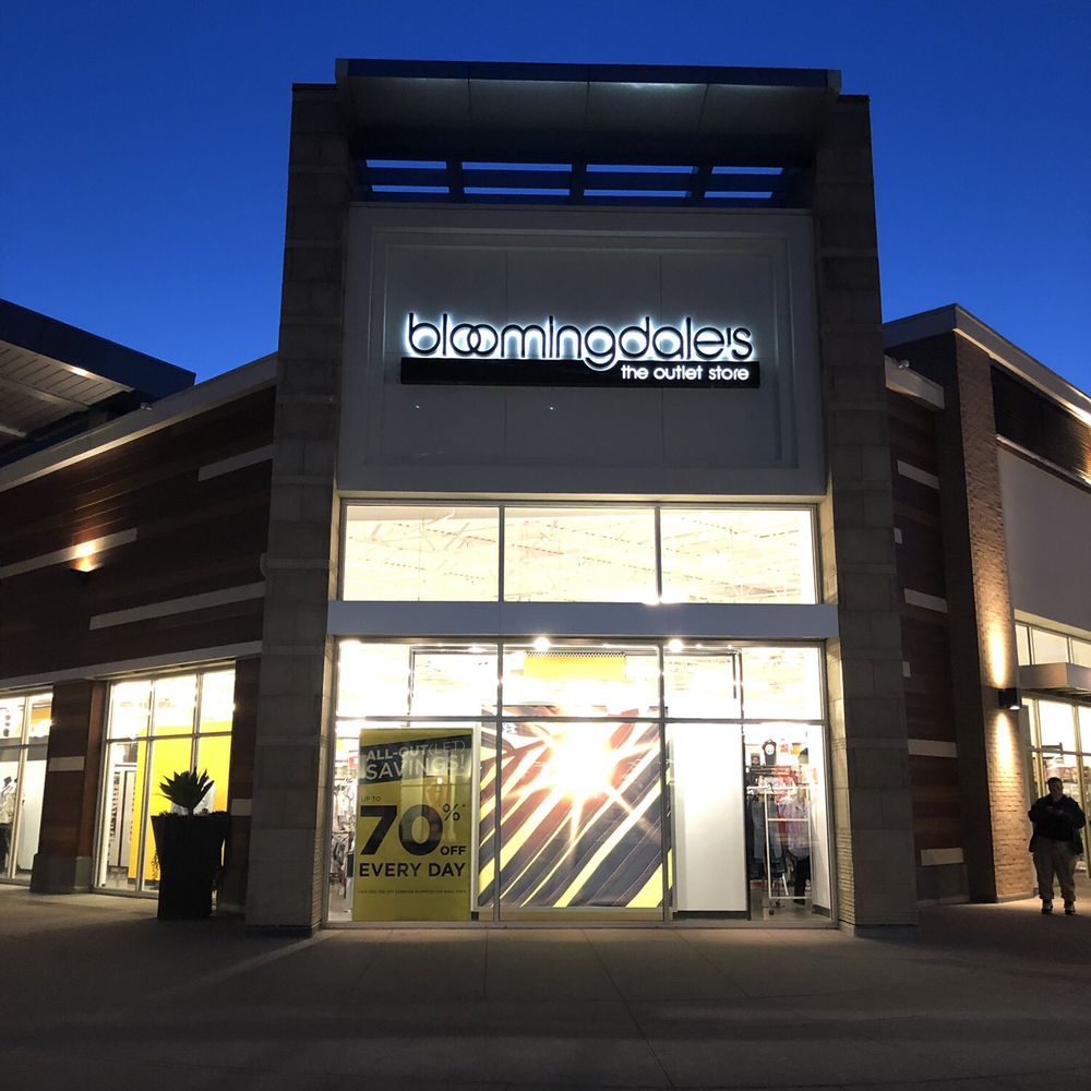 Bloomingdale's Outlet - Department Stores Near Me - Orange, California Bloomingdale's Outlet - Department Stores Near Me - Orange, California