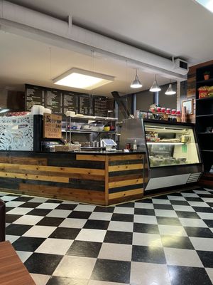 Dolma Deejis Deli by null