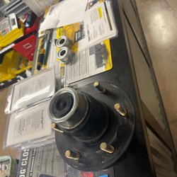 Big Tex Trailer World Phoenix - Triple axle bearings