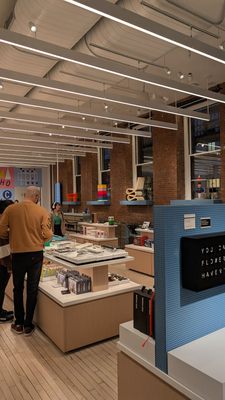 MoMA Design Store, SoHo by null