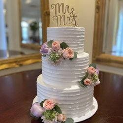 The Vintage Violet - Soft pastel wedding cake flowers