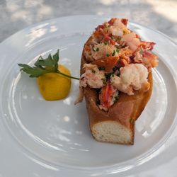 RH Rooftop Restaurant at RH Minneapolis - Lobster Roll