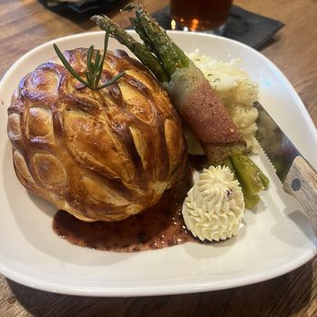 Water Into Wine - Beef Wellington - Wine Bars Near Me - Knoxville, Tennessee