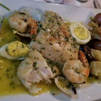 El Rincon Asturiano - Corvina en salsa verde con almejas y gambas - Spanish Near Me - Miami, Florida