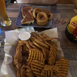 Hammers Pub and Grub - Chicken tenders basket
