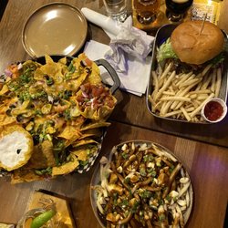 Jasper Brewing Company - Nachos poutine burger