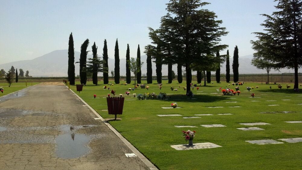 ARVIN CEMETERY Updated October 2024 13 Photos 15543 S Vineland Rd, Bakersfield, California
