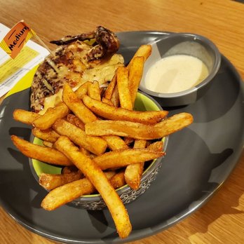 Nando's Peri-Peri - South African Near Me - Skokie, Illinois