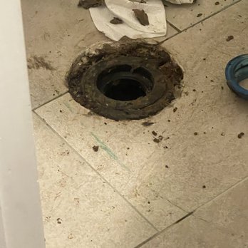 Sevilla Plumbing - This was the flange before - Plumbing Near Me Sevilla Plumbing - This was the flange before - Plumbing Near Me