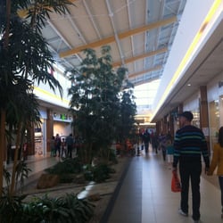 Waasland Shopping Center