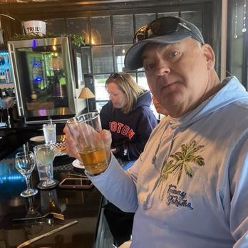 Nikolas Pizza - Cold beer - Pizza Near Me - Newport, Rhode Island