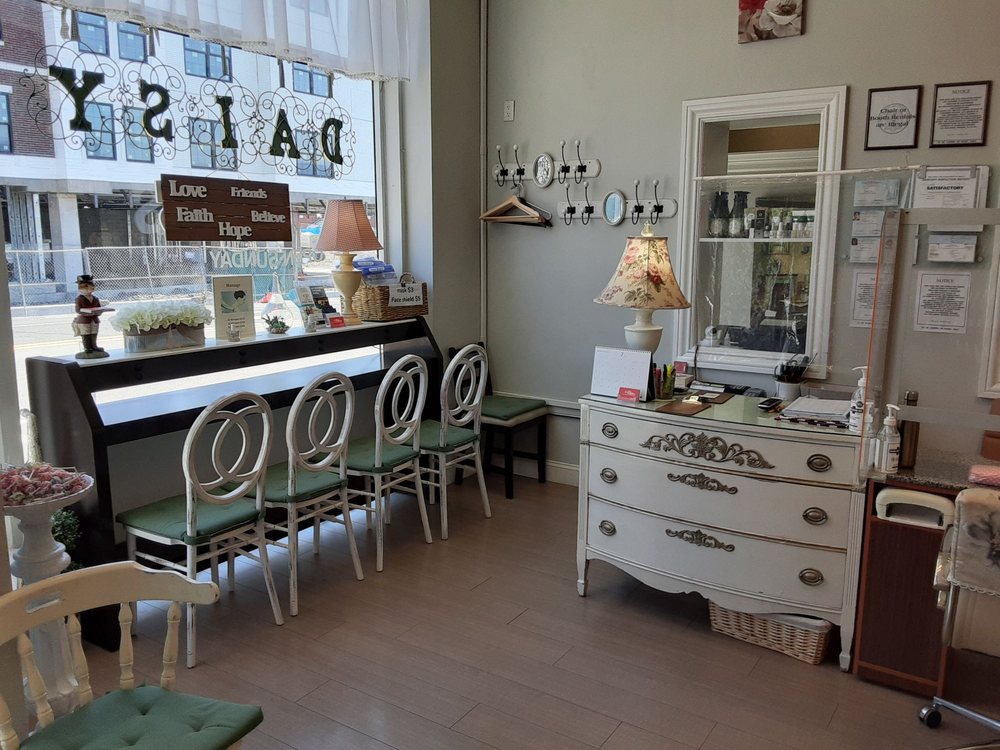 DAISY NAIL SALON Updated August 2024 43 Photos & 50 Reviews 6