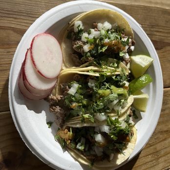 Taqueria Mi Barrio - Asada and Al Pastor Tacos - Food Trucks Near Me - Seattle, Washington