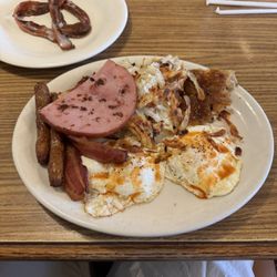 The Beez Cafe - Grand breakfast.