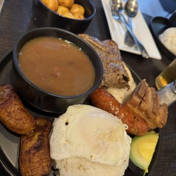 Palo Quemao - Bandeja Paisa - Colombian Near Me - Miami, Florida