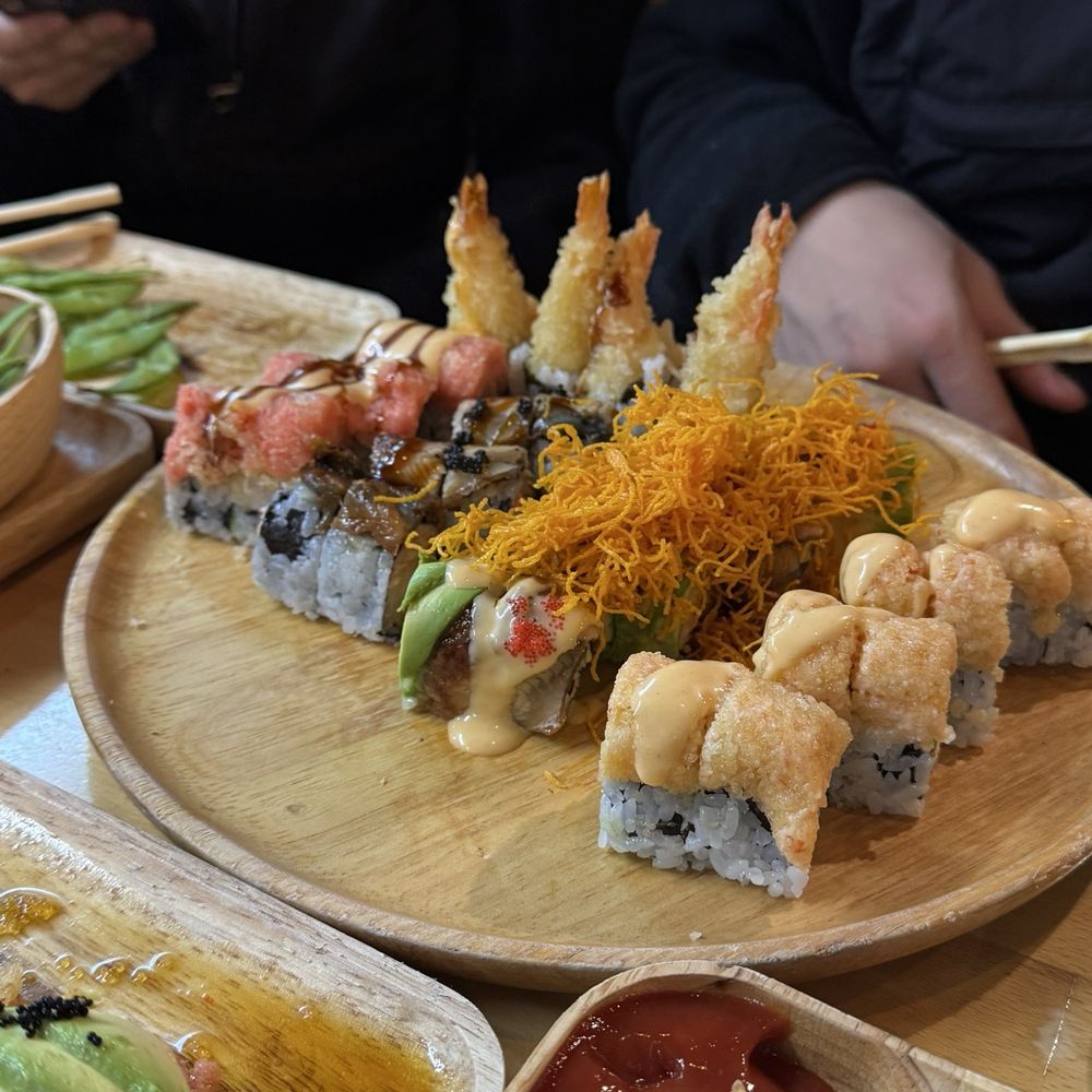 Akino - Sushi Bars Near Me - Elmhurst, New York