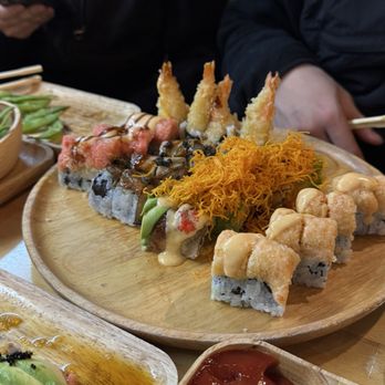 Akino - Sushi Bars Near Me - Elmhurst, New York