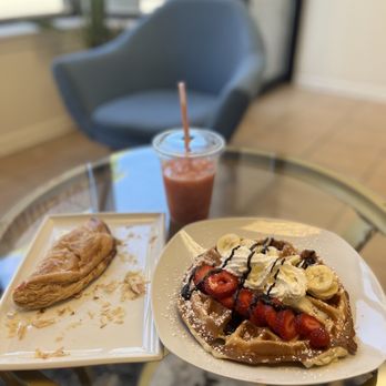 Cultura Ccafe - a plate of food on a table - Coffee & Tea Near Me - Chicago, Illinois