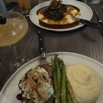 Vine and Oak - Black Angus Filet Mignon and Braised Short Ribs - Comfort Food Near Me - Cranford, New Jersey Vine and Oak - Black Angus Filet Mignon and Braised Short Ribs - Comfort Food Near Me - Cranford, New Jersey