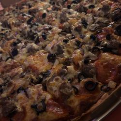 Port Sandy Bay - Huge snow coaster pizza loaded with toppings. Delicious and plenty of leftovers.