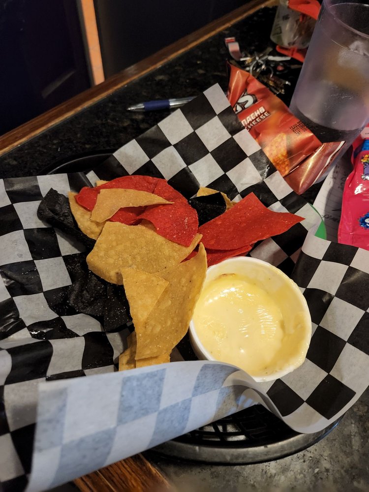 Pally's Bar & Grille