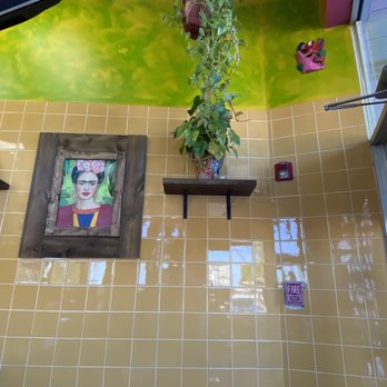 La Fogata Restaurant - Decor - Mexican Near Me - Streamwood, Illinois