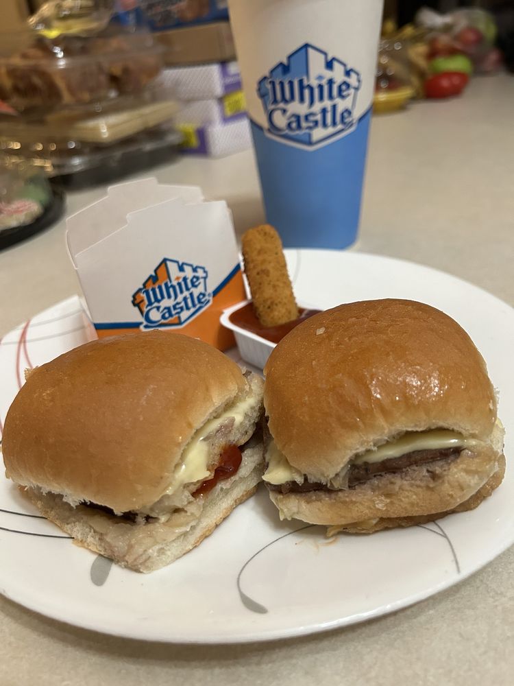 WHITE CASTLE Updated March 2024 40 Photos & 53 Reviews 1204 75th