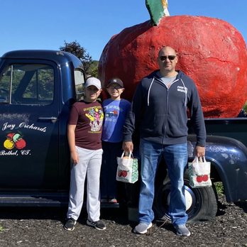 Blue Jay Orchards - Farmers Market Near Me - Bethel, Connecticut